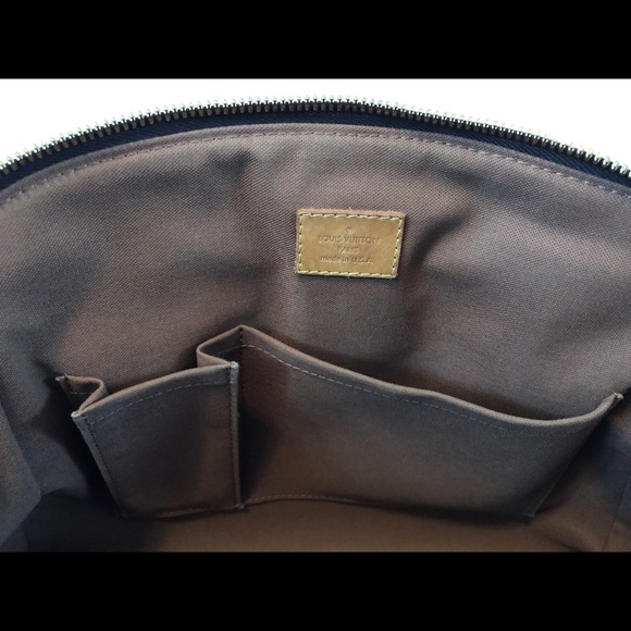 Authentic Louis Vuitton Tivoli GM (tags, dust bag) - Picture 5 of 8